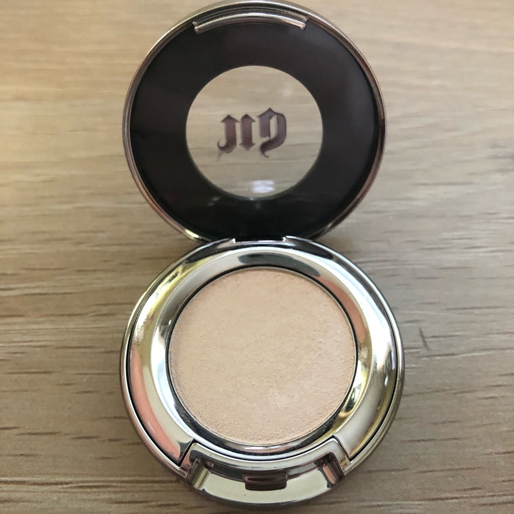 Urban decay single eyeshadow Virgin